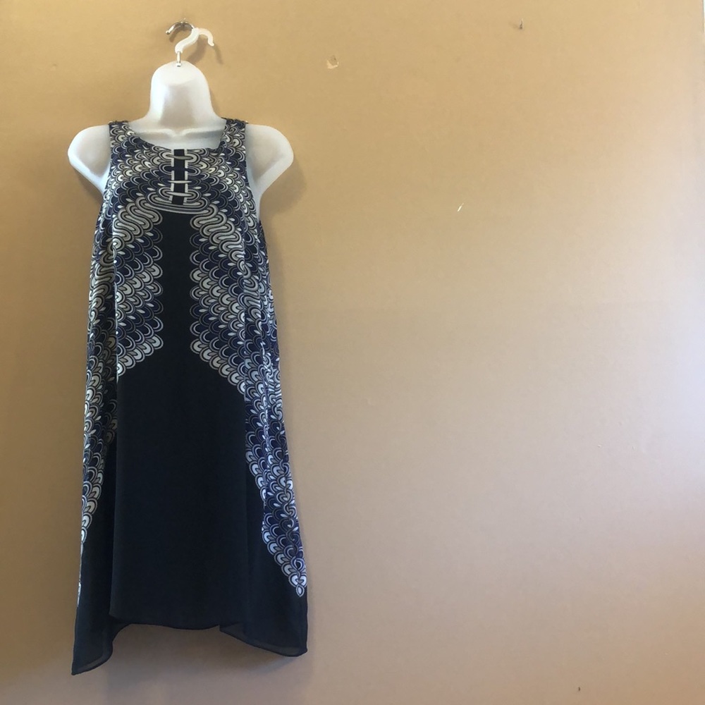 Max Studio • Printed Trapeze Dress - Picture 4 of 4
